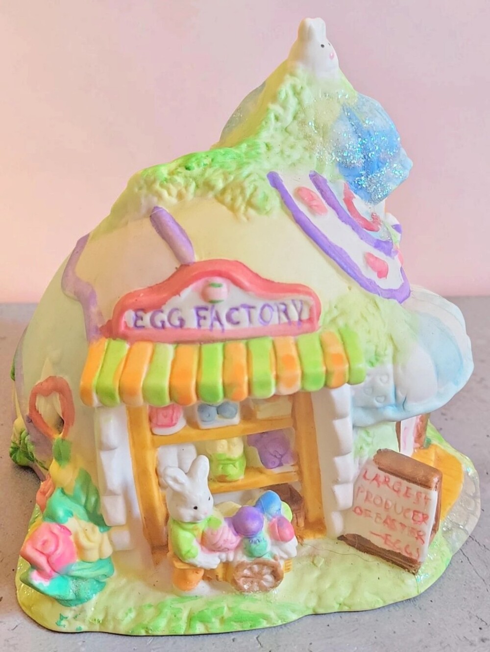 Vtg 2004 Hoppy Hollow Ceramic Easter Village Egg Factory W/Cord Light Bulb